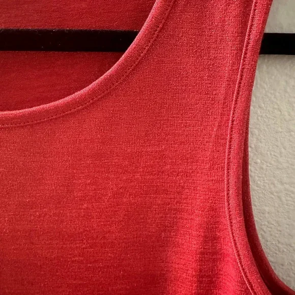 Banana Republic Women's Red Shimmery Sleeveless Tank Top Size XL - Picture 6 of 8